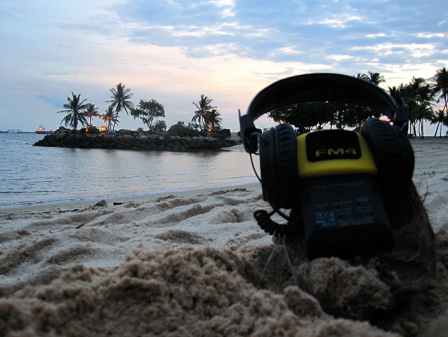 Das FM4 Outdoors Studio am Strand von Singapur